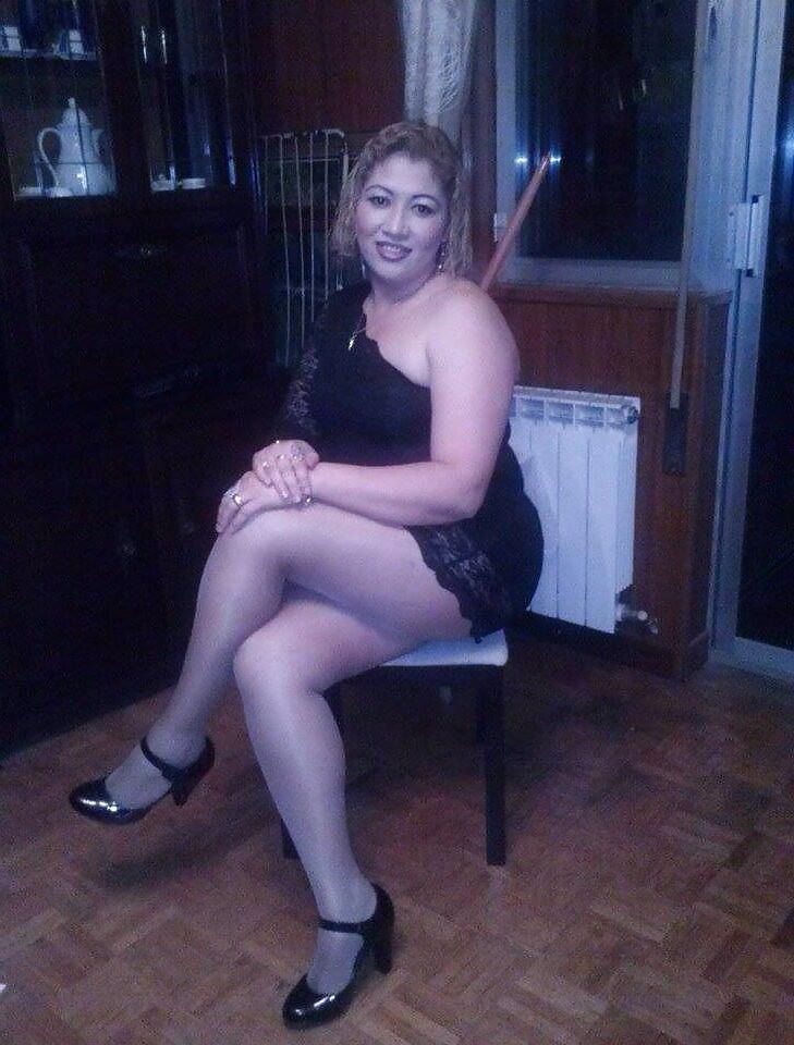 pantyhose latina mature non nude
