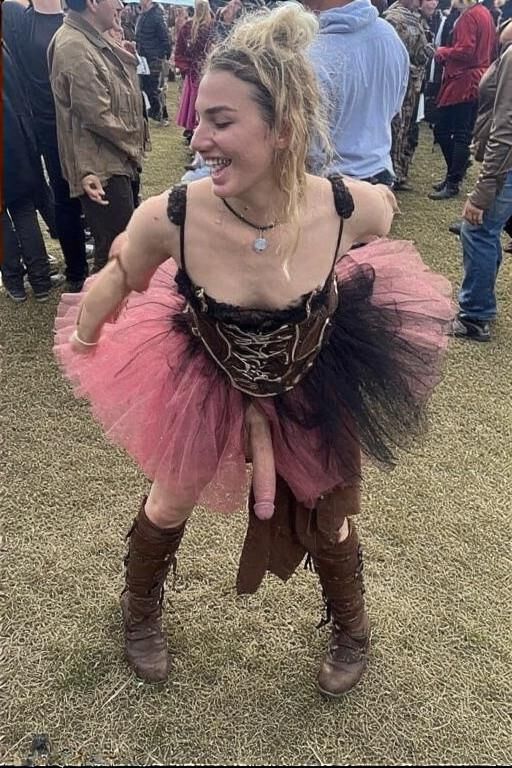 Renaissance fair wenches