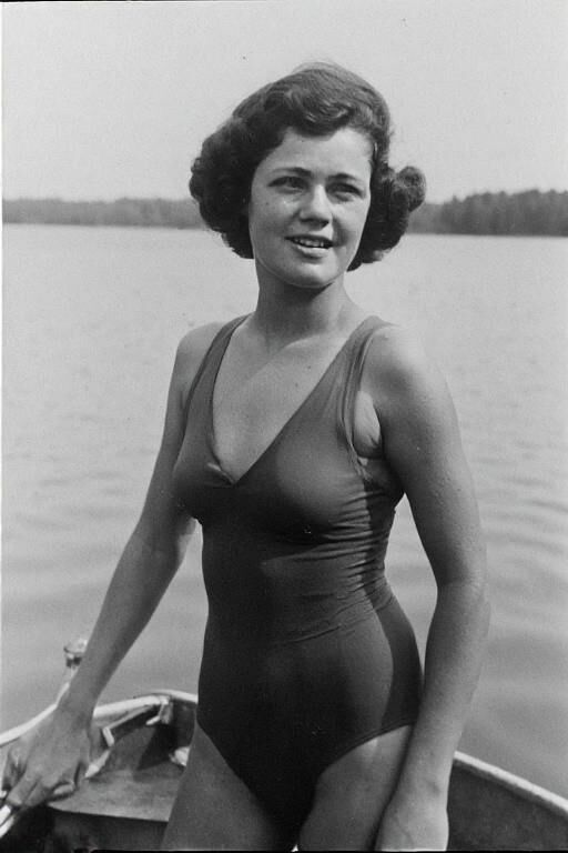 s Woman Felt up at the Lake