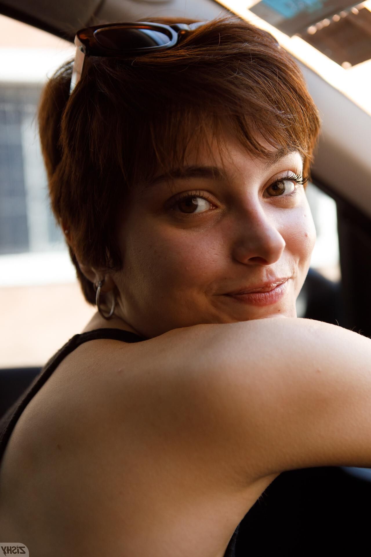 Miquela Dezza Nices voyages