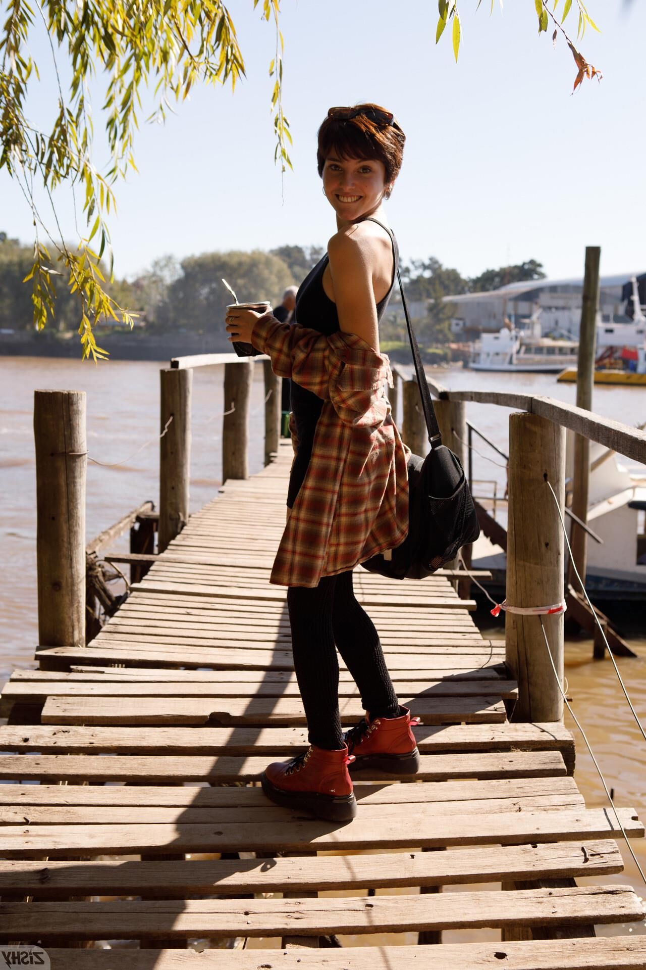 Miquela Dezza Nices voyages
