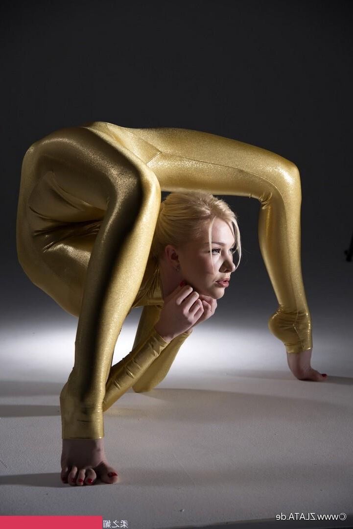 Zlat Golden Catsuit Гибкость