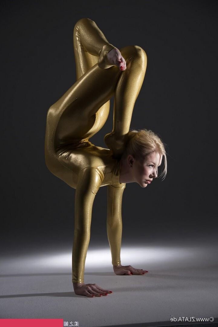 Zlat Golden Catsuit Гибкость