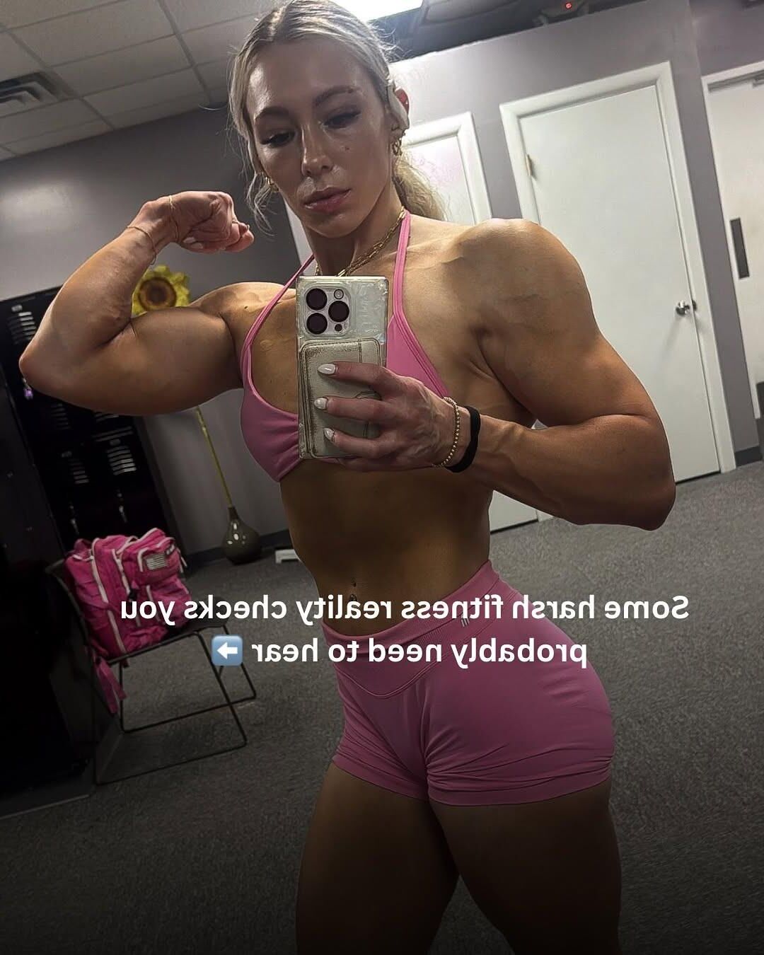 Микаэла с