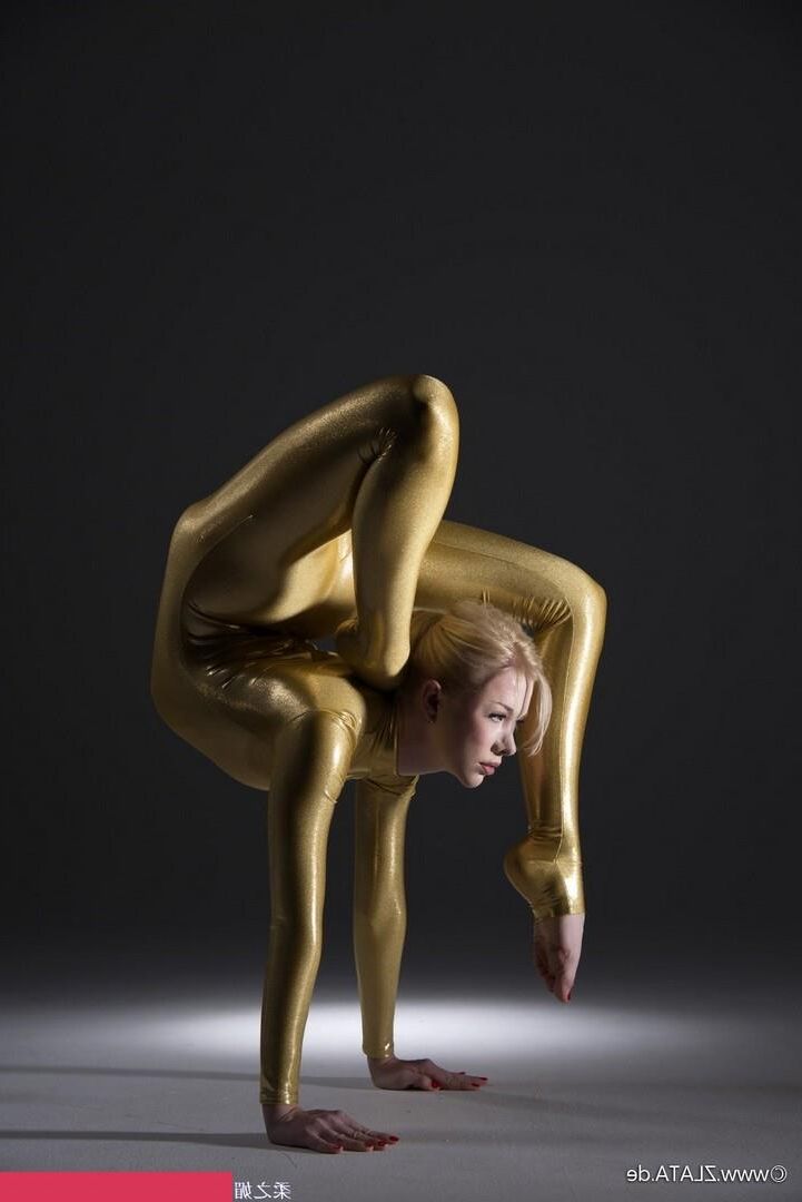 Zlat Golden Catsuit Гибкость