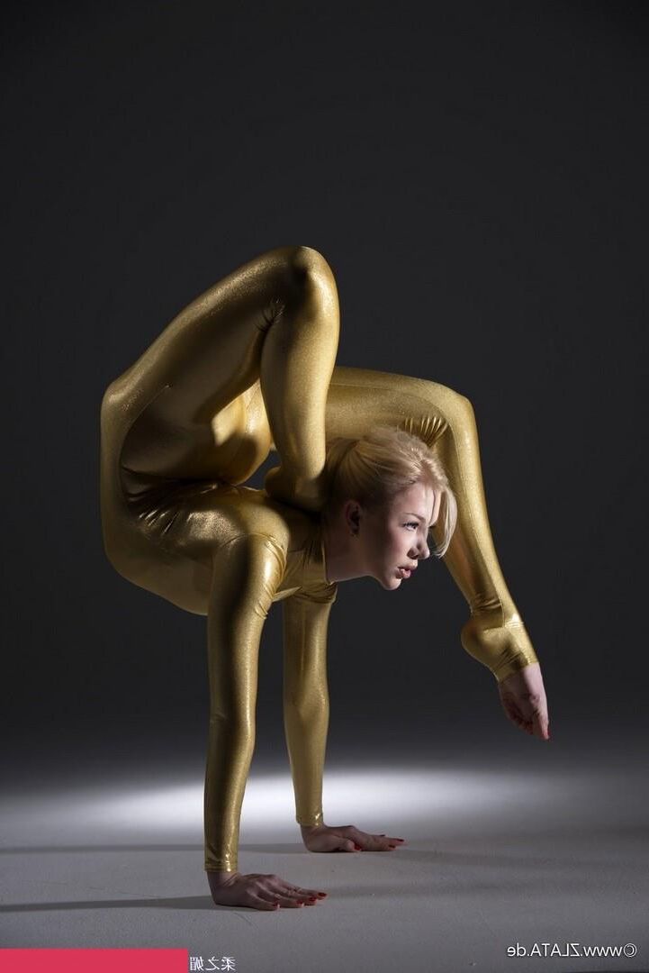 Zlat Golden Catsuit Гибкость