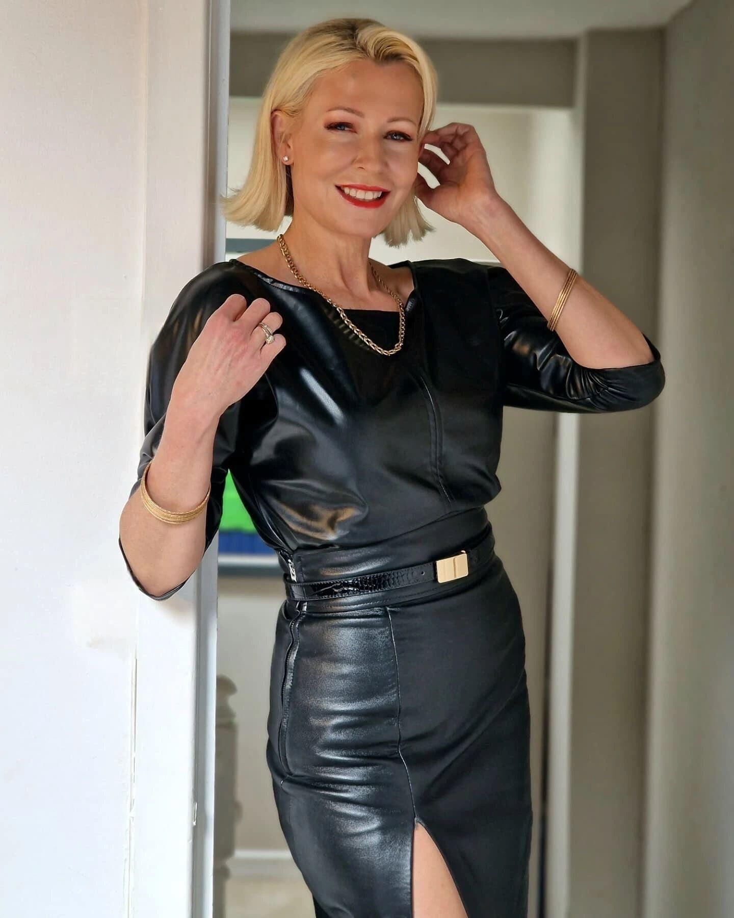 Vermieter, Dommes und Mutter in Laws Juli