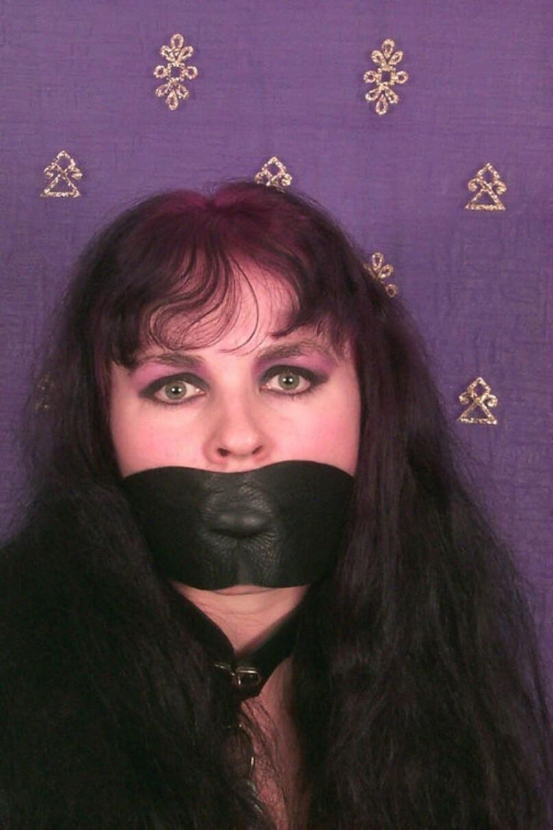 Nachtschatten -Bondage -Modell