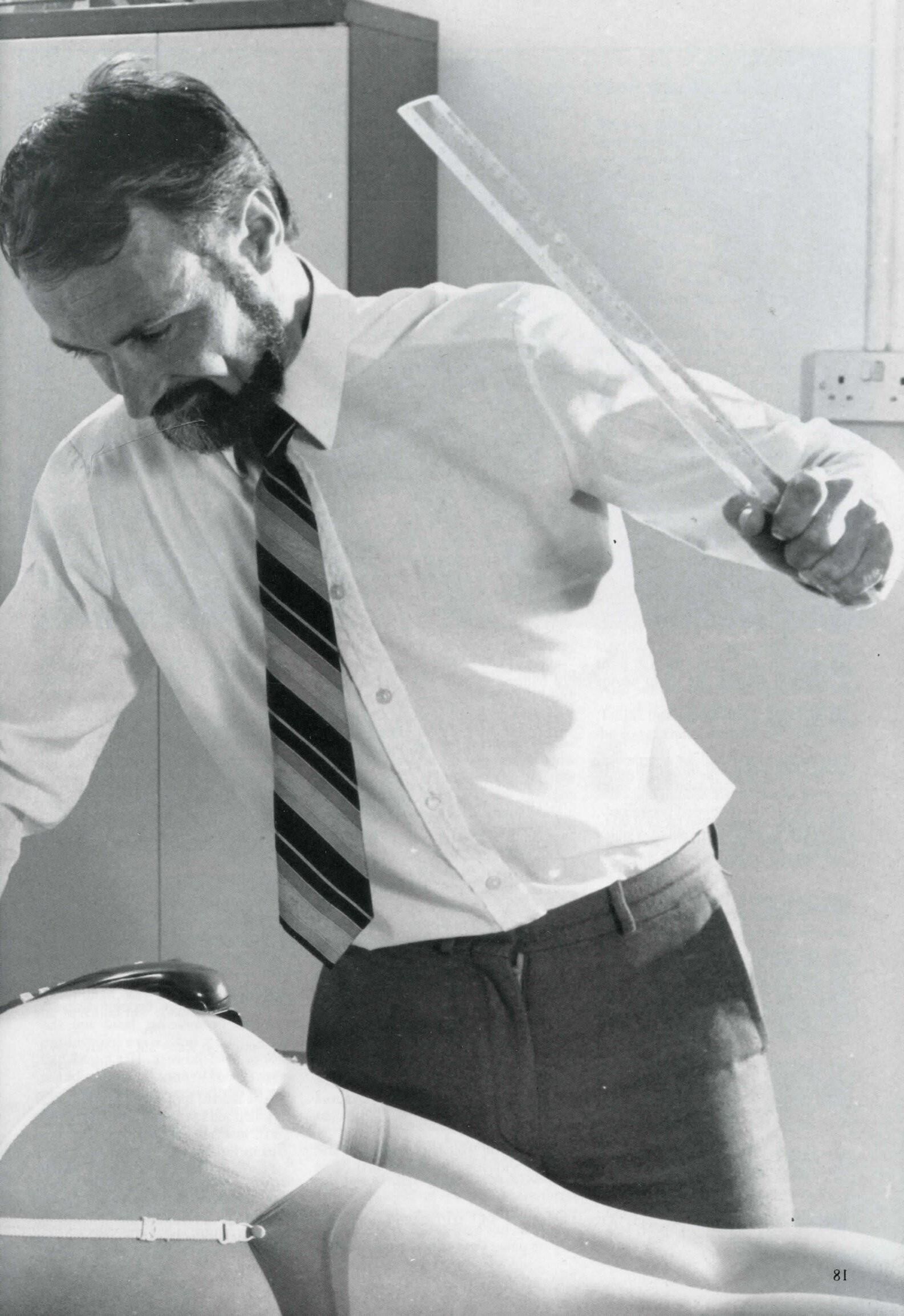 Retro Spanking Uniform Girls Problem (vollständig)