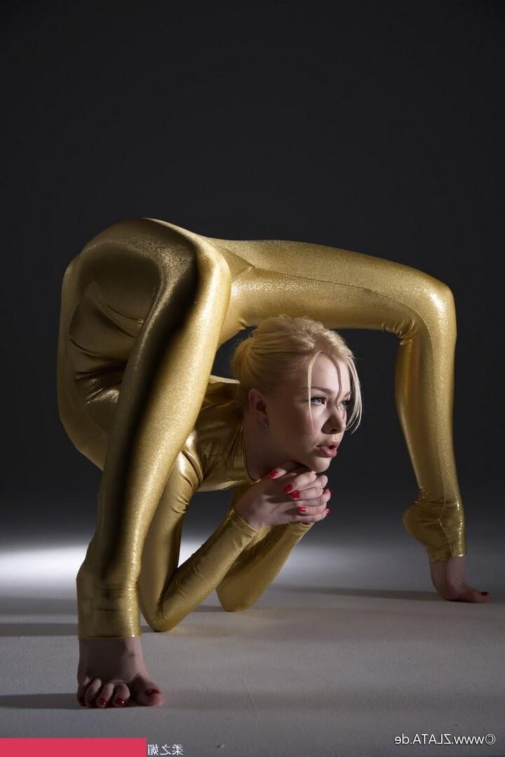 Zlat Golden Catsuit Гибкость