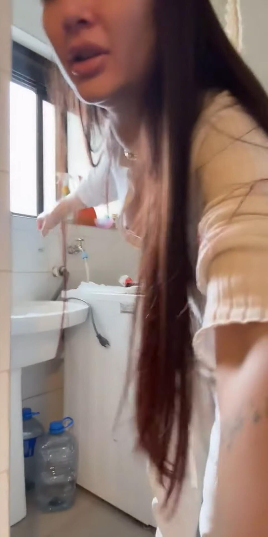 Даунбейская азиатская девушка