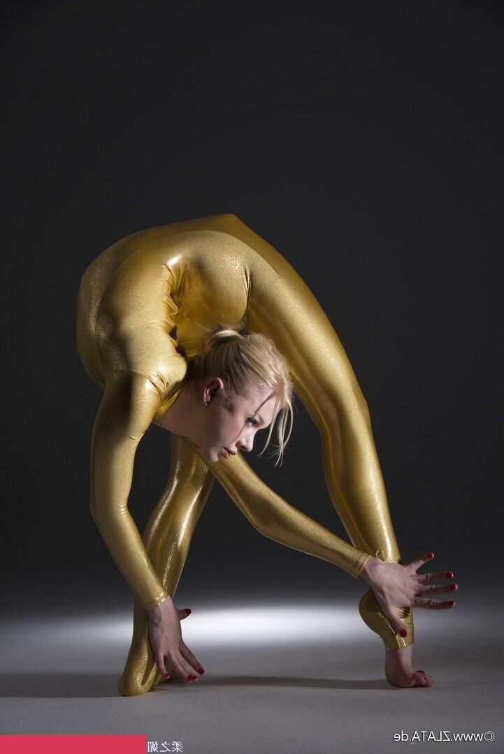 Zlat Golden Catsuit Гибкость