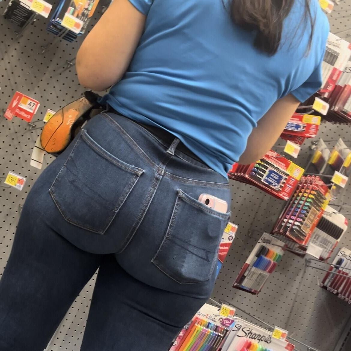 Candid Milf Big Booty in Jeans