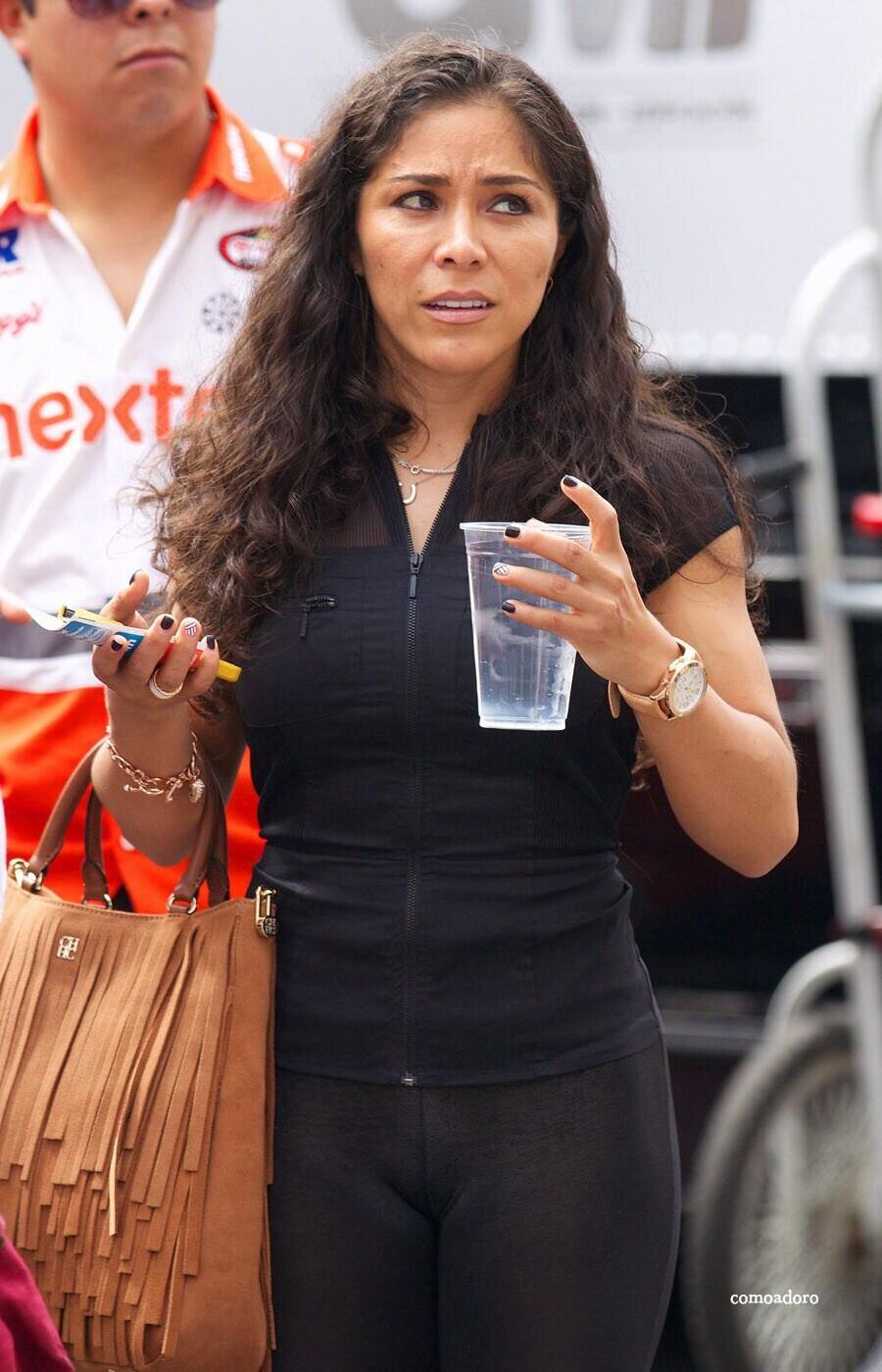 Latina Milf With Huge Ass in Black Leggings Walking to Event