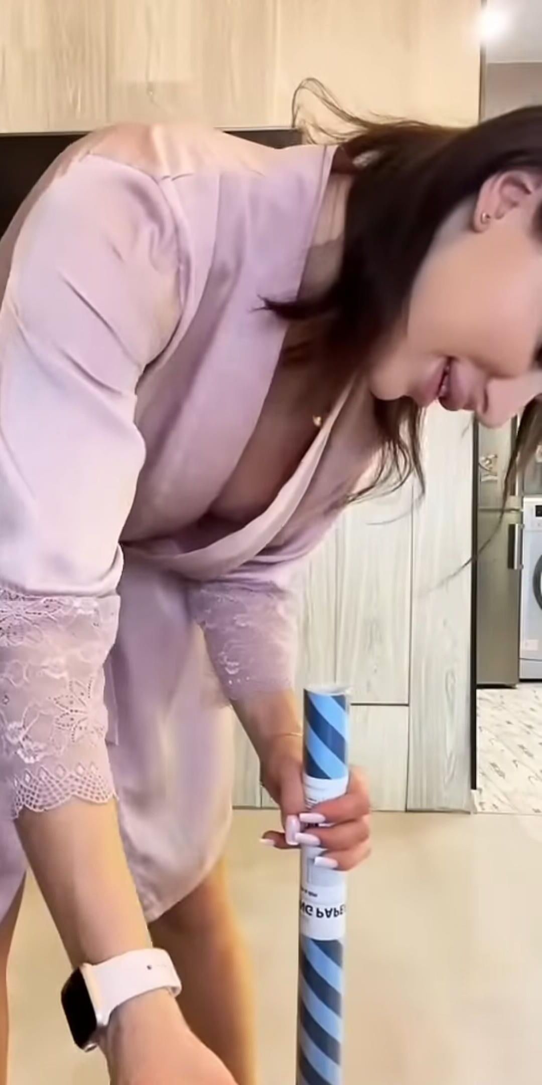 Downblouse mature slut