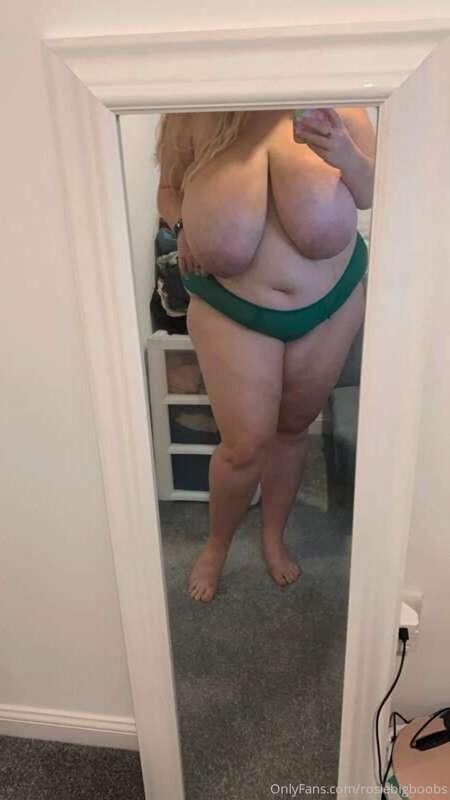 Hott and Sexy Big Beautiful Women Selfies