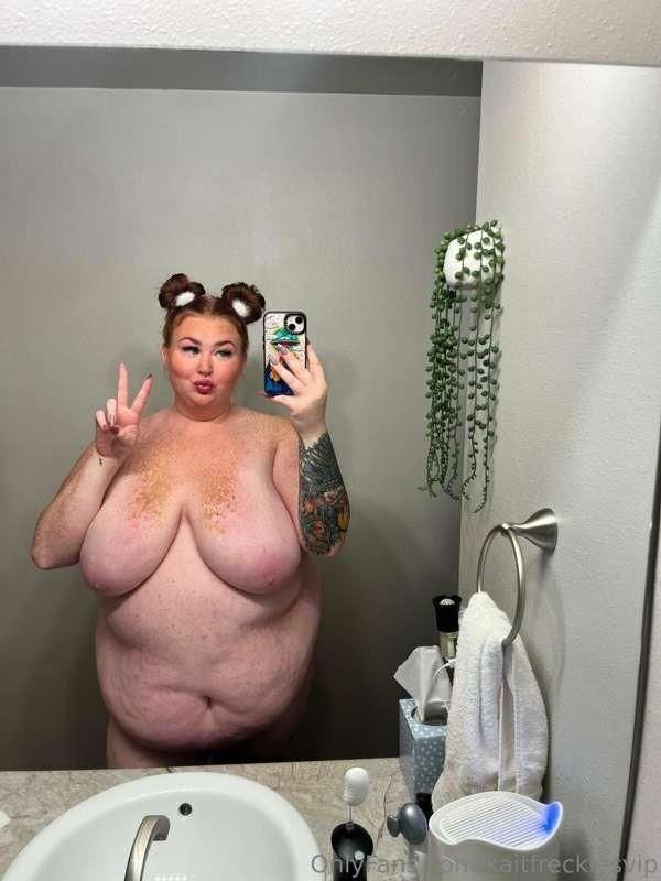 Hott and Sexy Big Beautiful Women Selfies