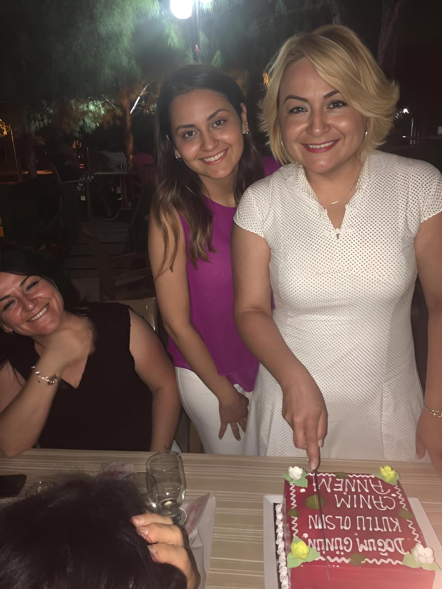 TURKISH MATURE LADY PICTURE 
