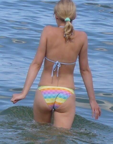Skinny Polish Wiola in bikini