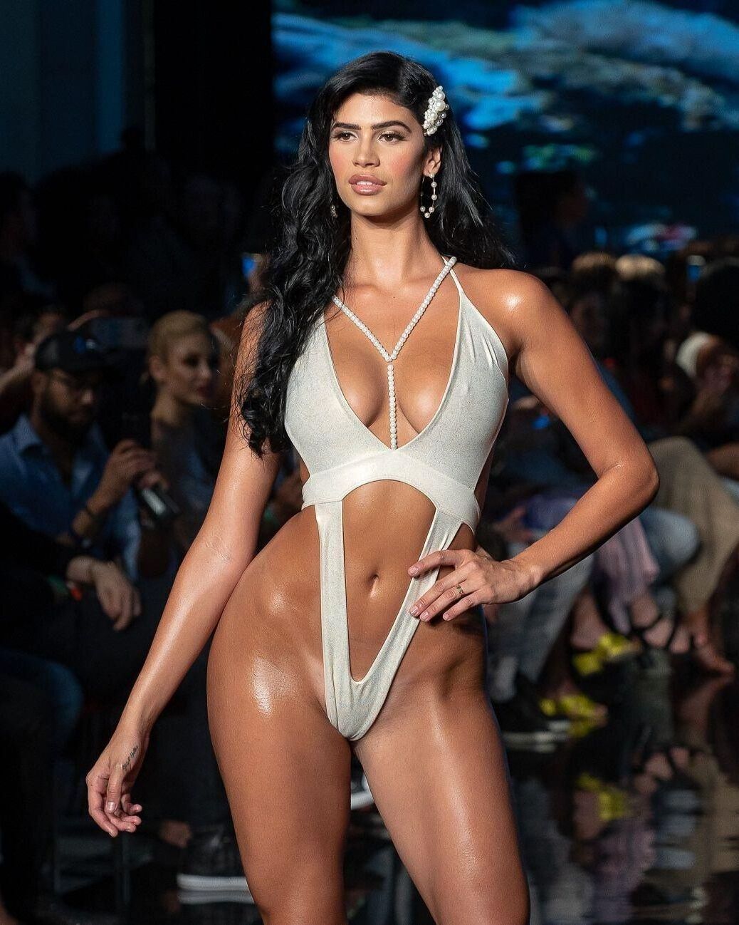 Lucciana Beynon Model with Big Ass and Boobs