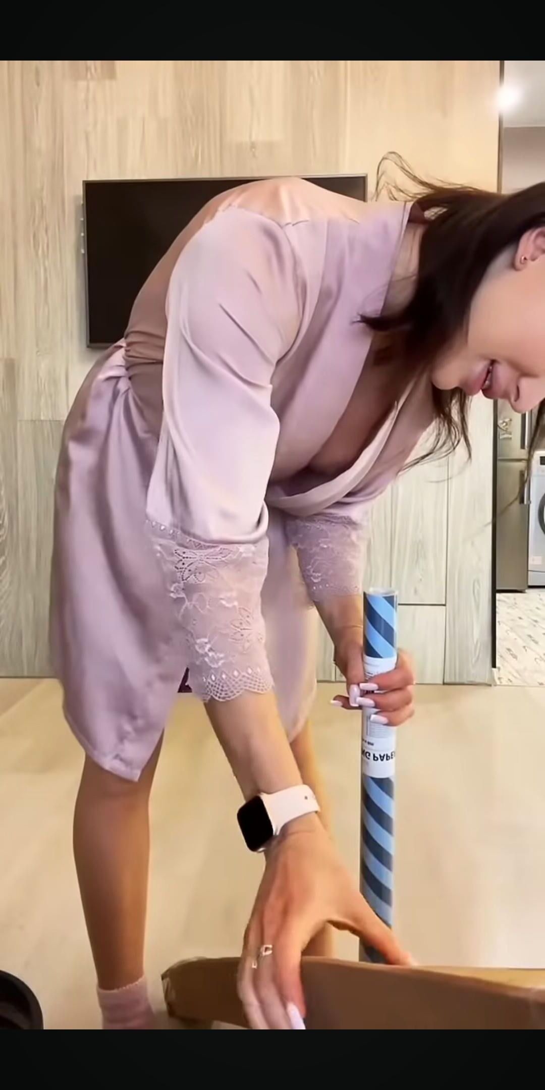 Downblouse mature slut