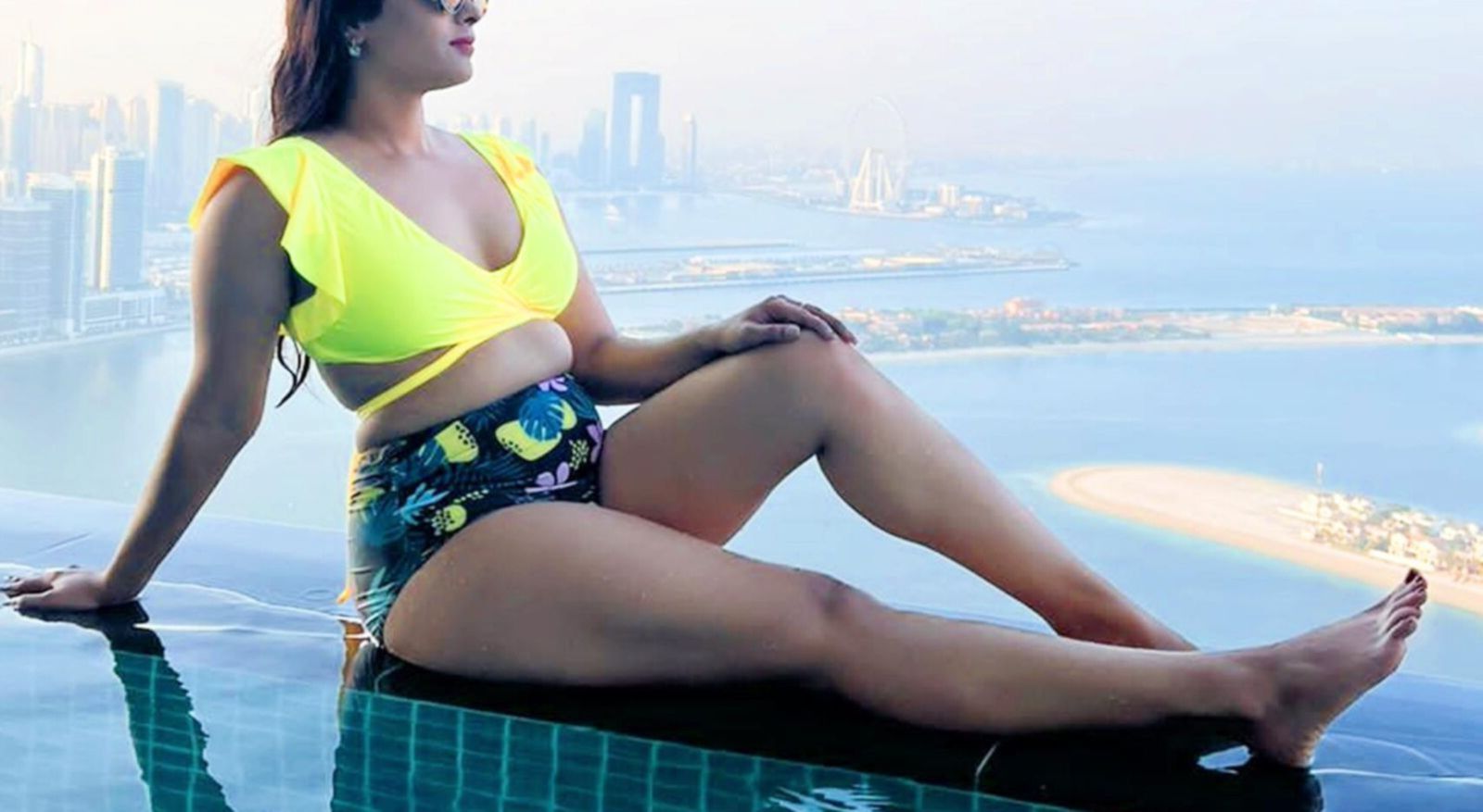 Sexy Legs and yummy Hot thick thighs