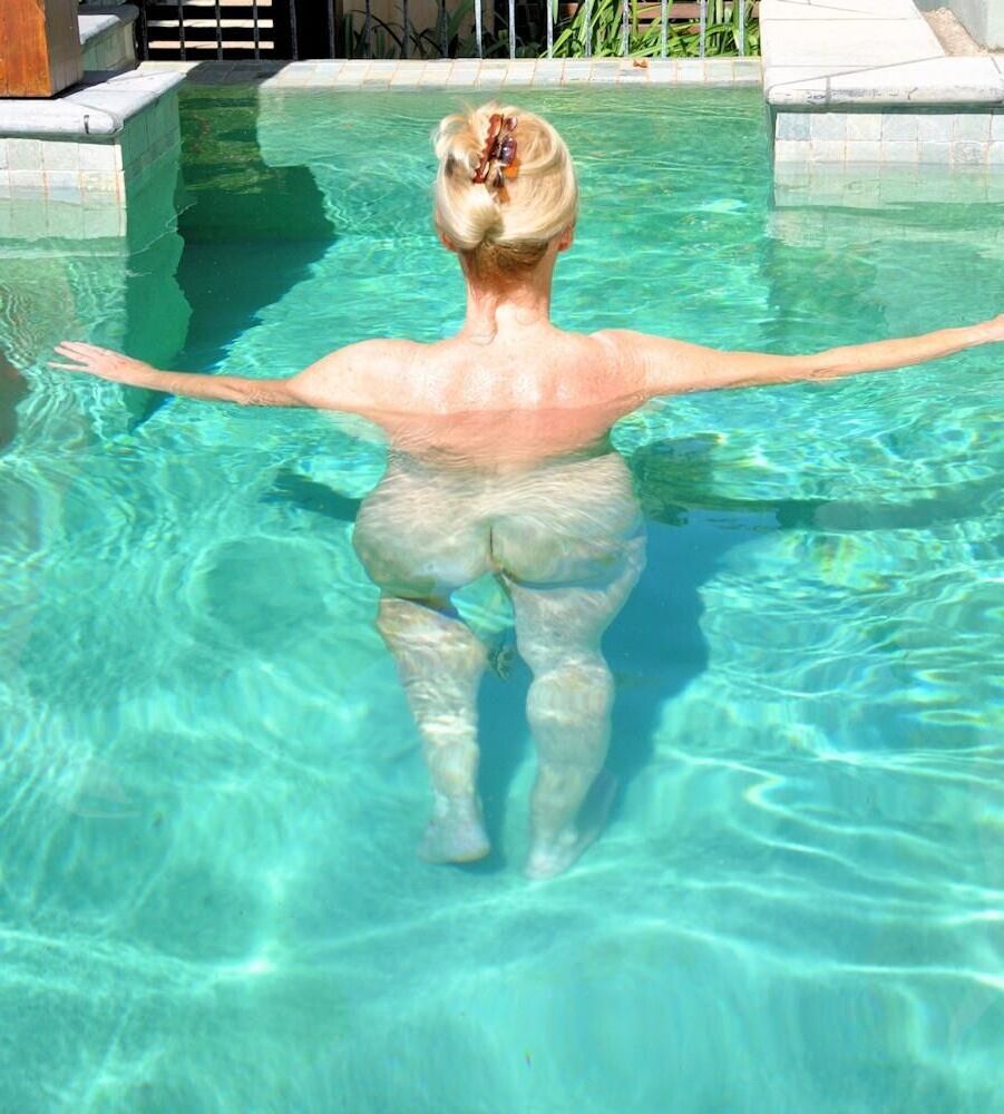 SIMPLY NUDE and BARE: our DELICIOUS LADY DIANE in the FLESH!