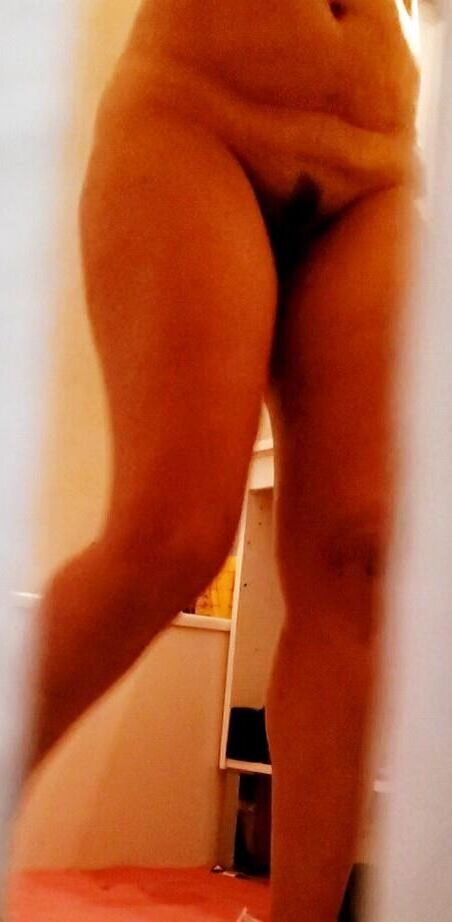 Wife in bathroom voyeur