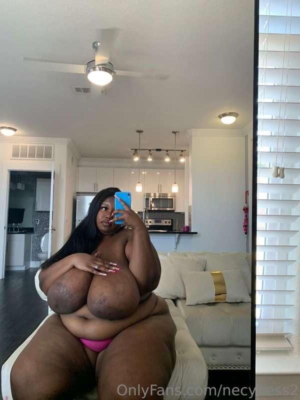 Hott and Sexy Big Beautiful Women Selfies