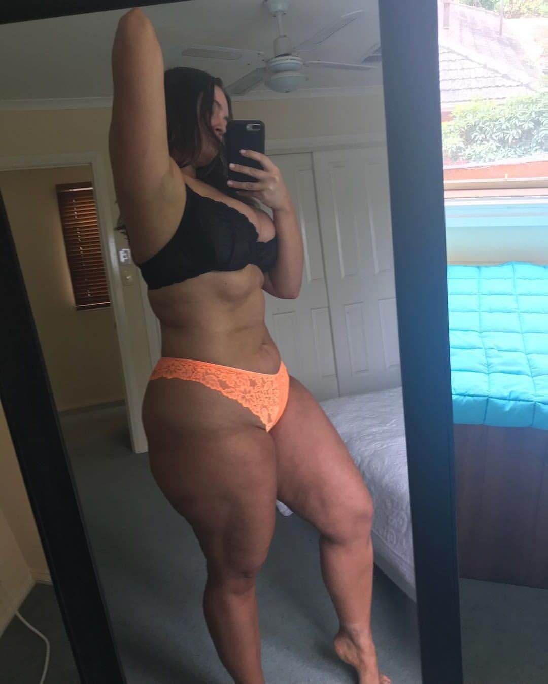 Mikaela Reidy Set 