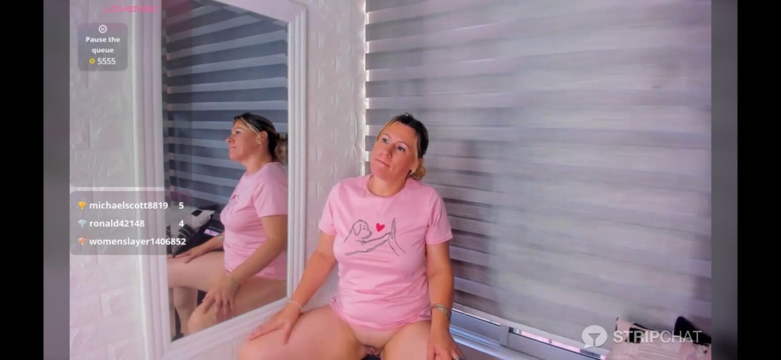 Bottomless blonde Latina snowbunny milf / mature Puffy pussy 