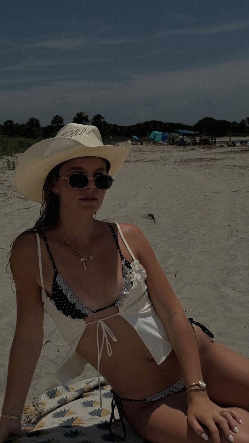 ellie thumann