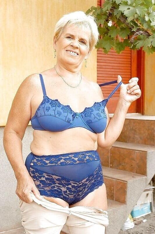MATURE MILFS GRANNY 