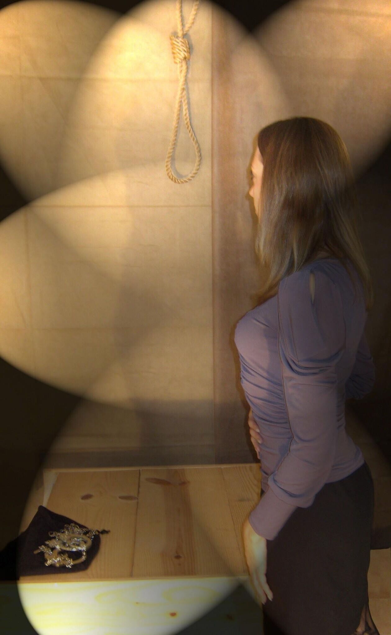 SlutJulie B goes to the gallows