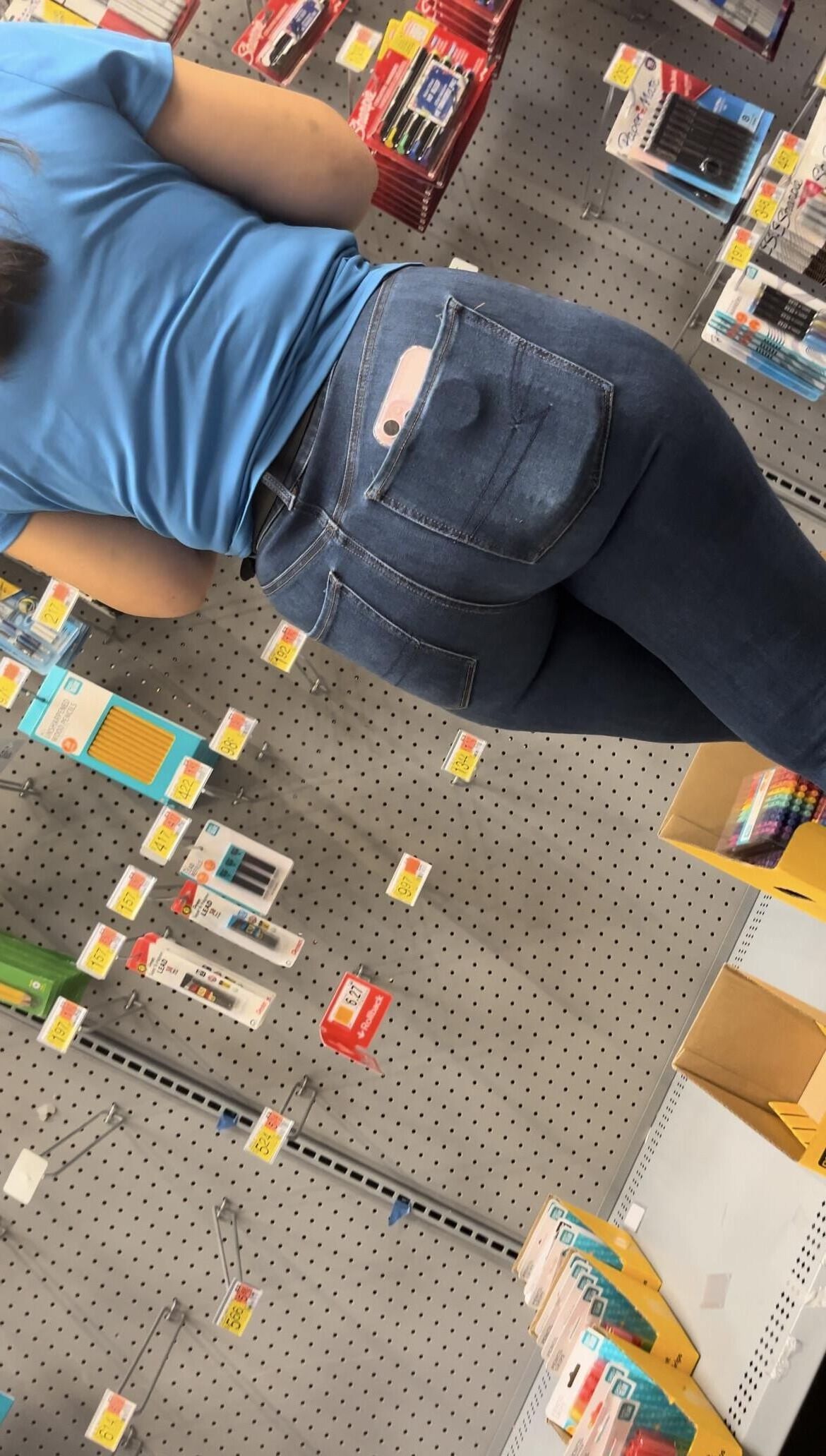 Candid Milf Big Booty in Jeans