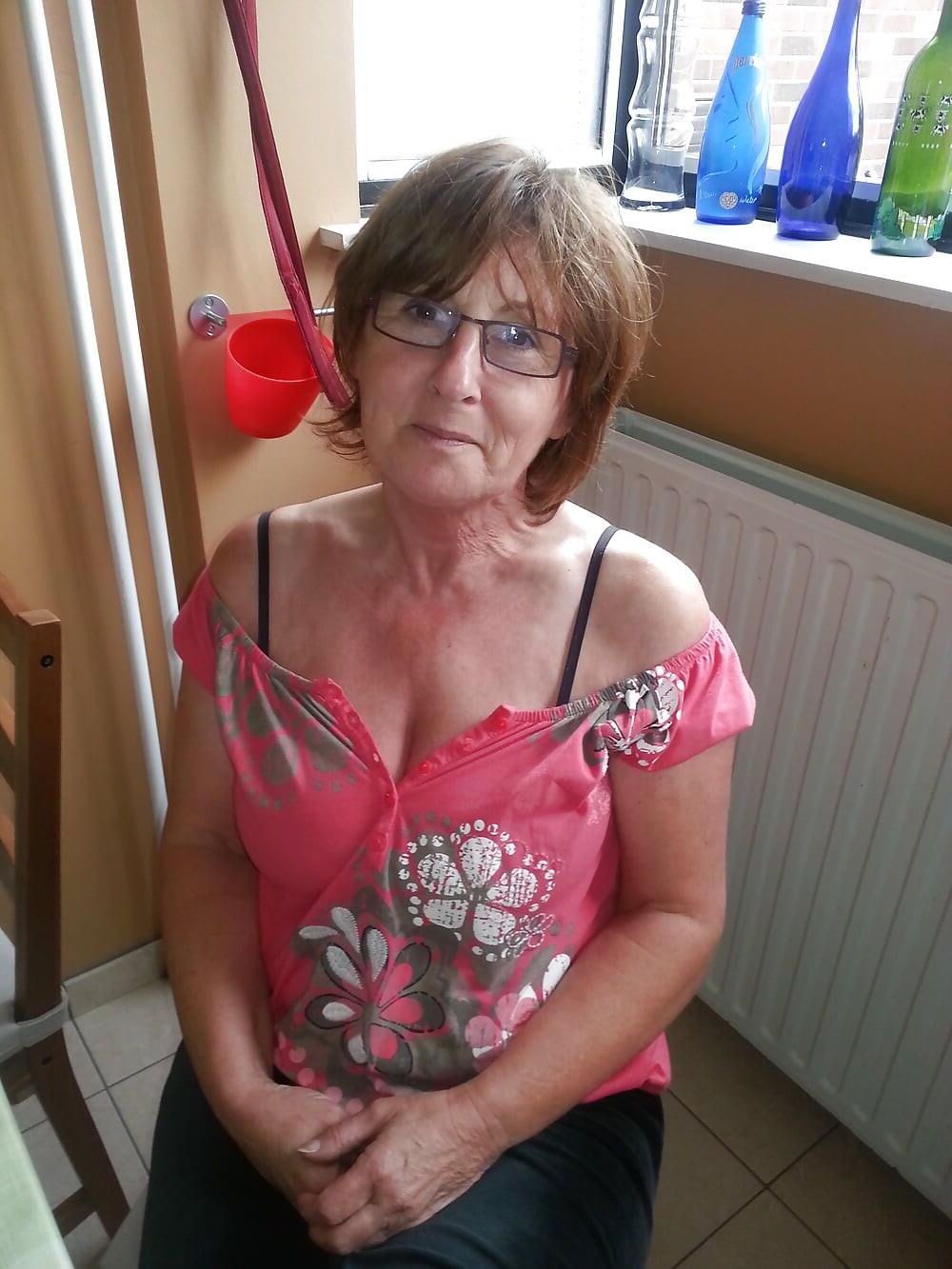 MATURE MILFS GRANNY 