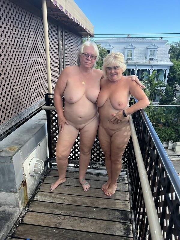Nice Nudes 