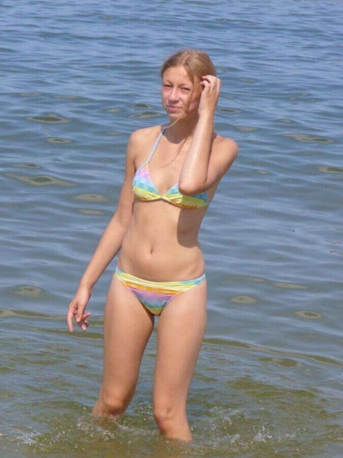 Skinny Polish Wiola in bikini