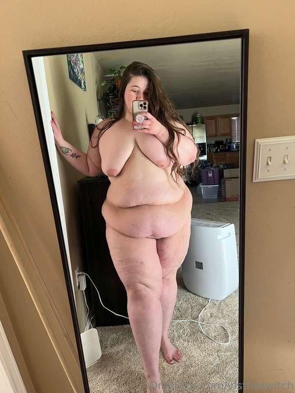 Hott and Sexy Big Beautiful Women Selfies
