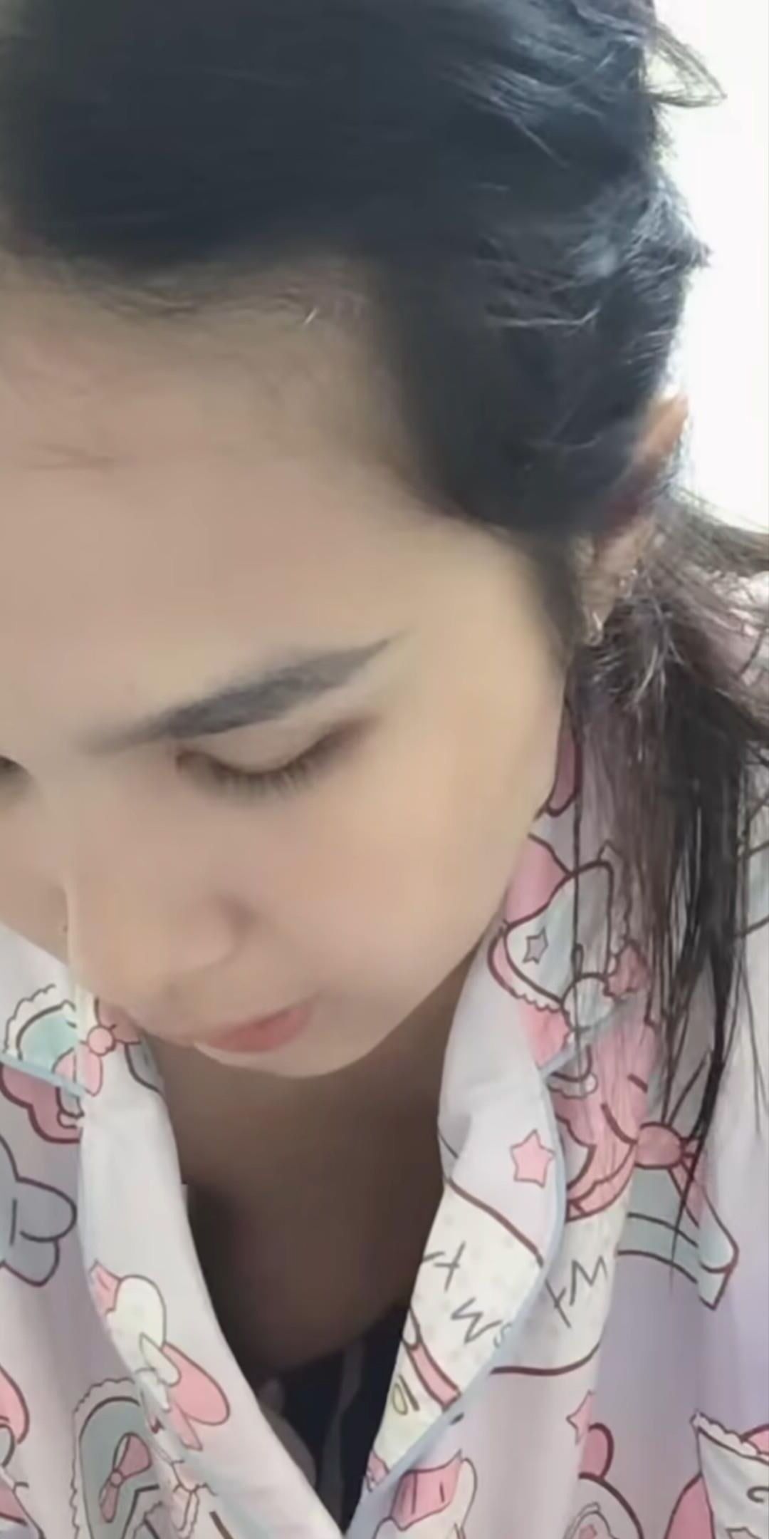 Asian downblouse nipple