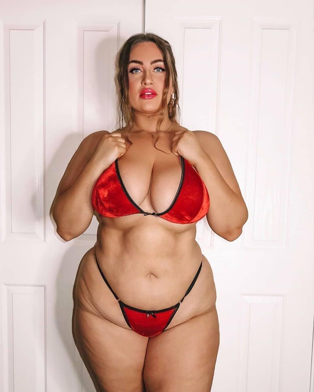 Mikaela Reidy Set 