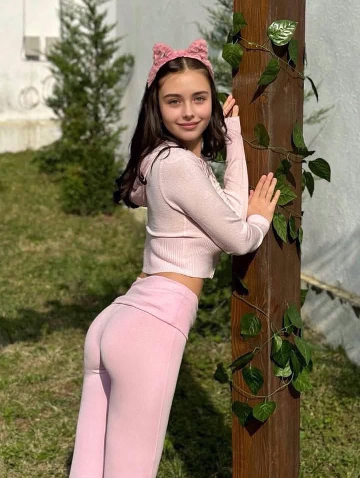 Teen Skinny Net Sluts 