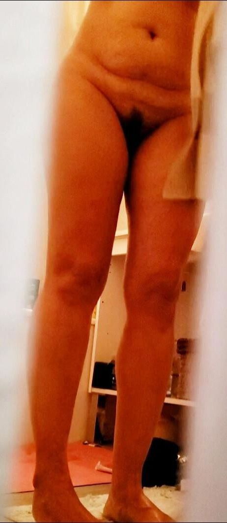 Wife in bathroom voyeur