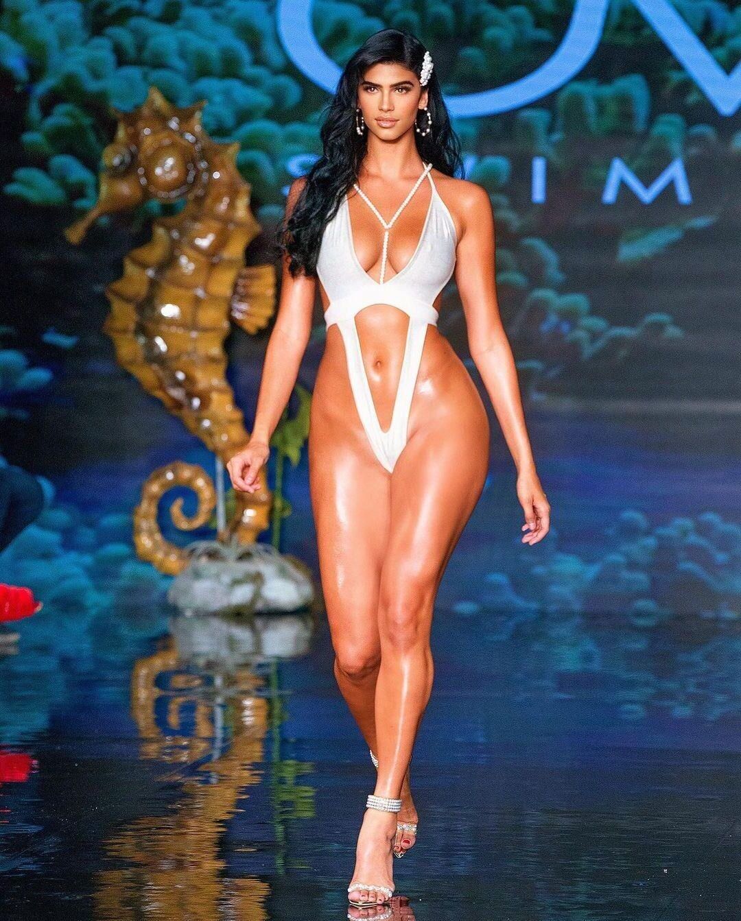 Lucciana Beynon Model with Big Ass and Boobs