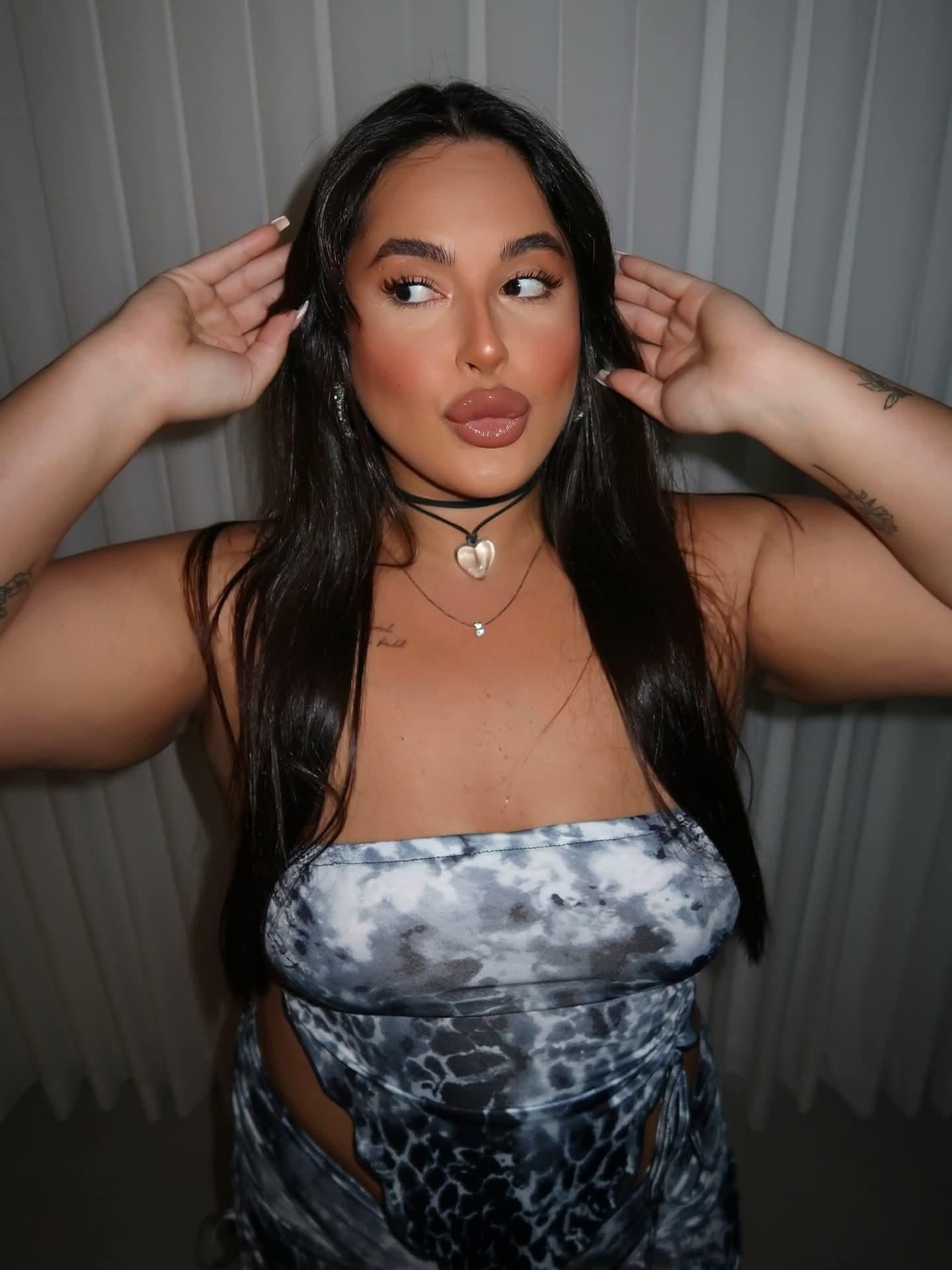 Israeli Plussize Model NITZAN