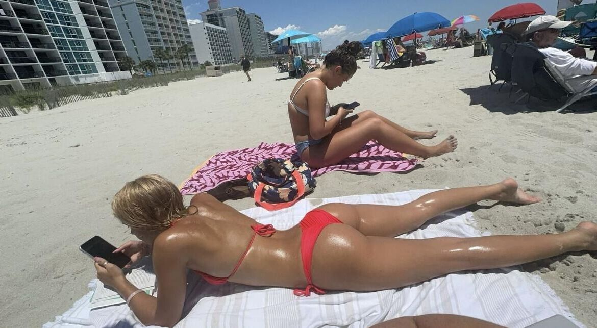 random hot pics I've been stroking to
