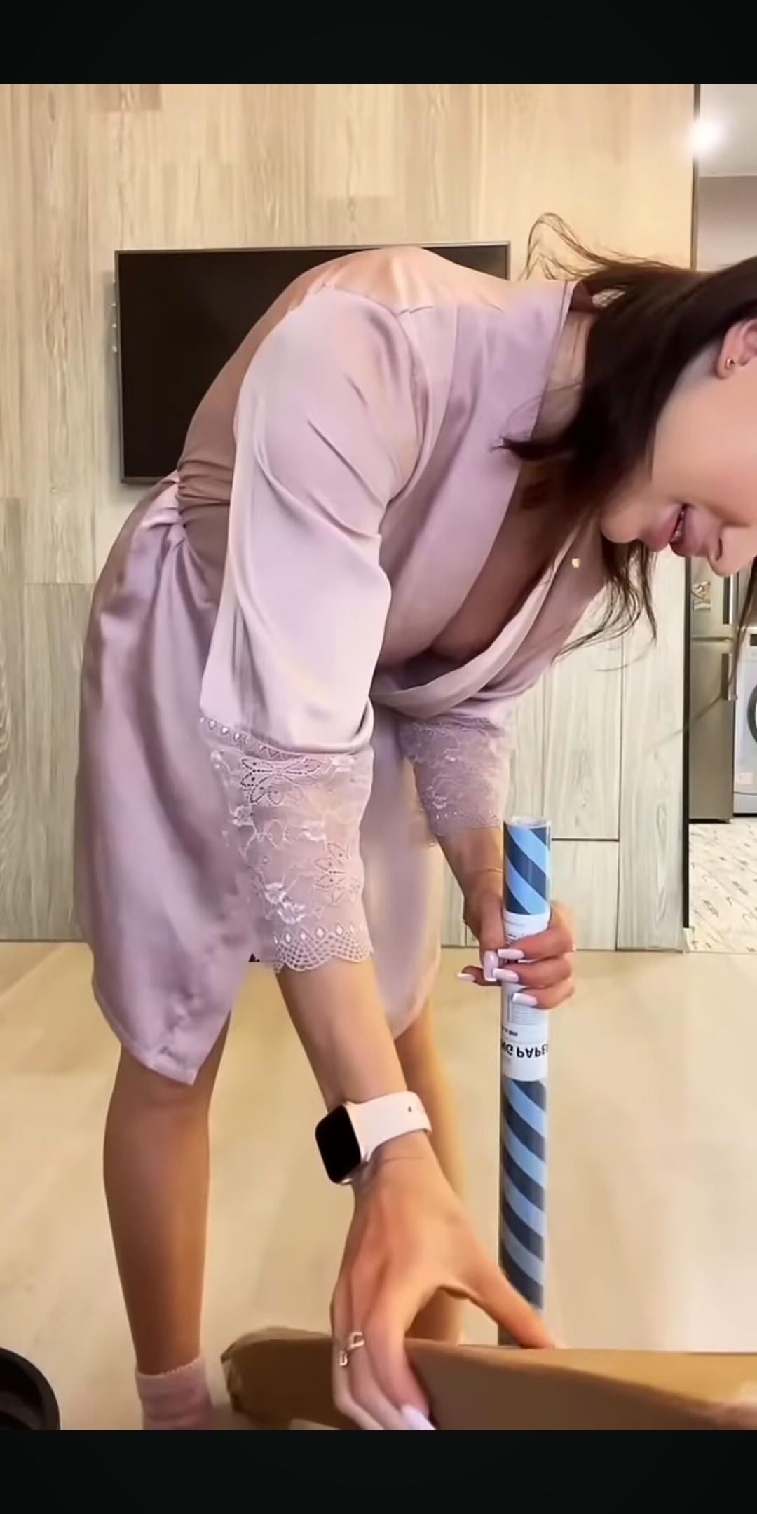 Downblouse mature slut