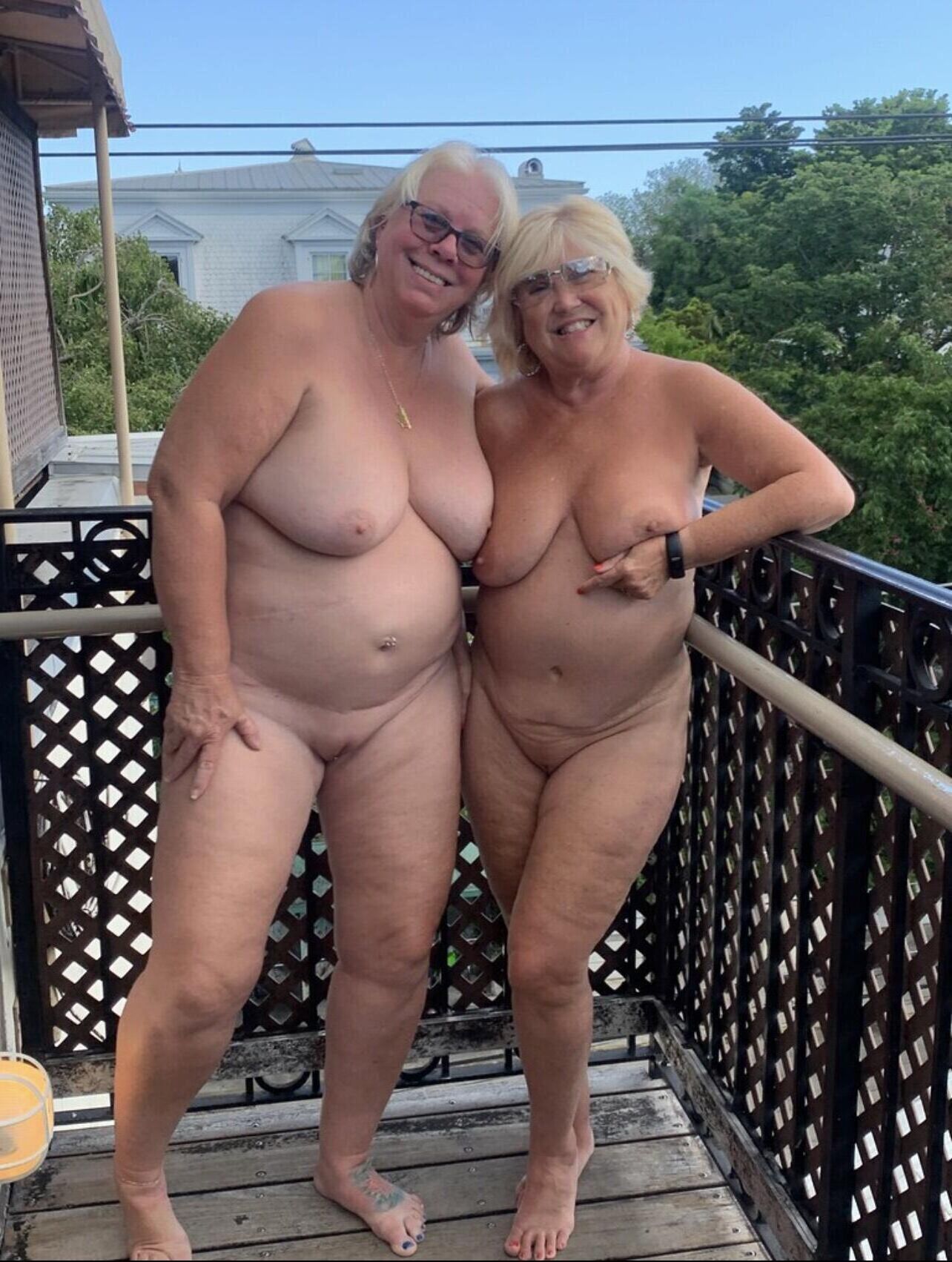Nice Nudes 