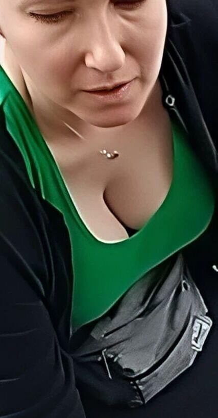 Milf cunt showing deep cleavage downblouse (enhanced)