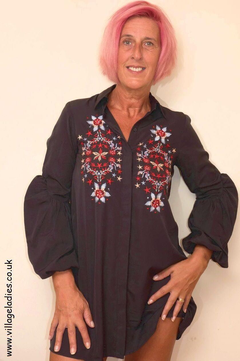 . Sanne Nice body on this plain looking mum